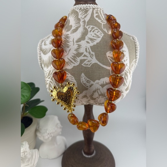 Anthropologie Bold Heart Statement Necklace Resin Beads Stainless Steel Pendant - Picture 11 of 11